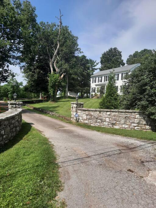 Charming Cottage On A City Farm! Lexington Exterior photo