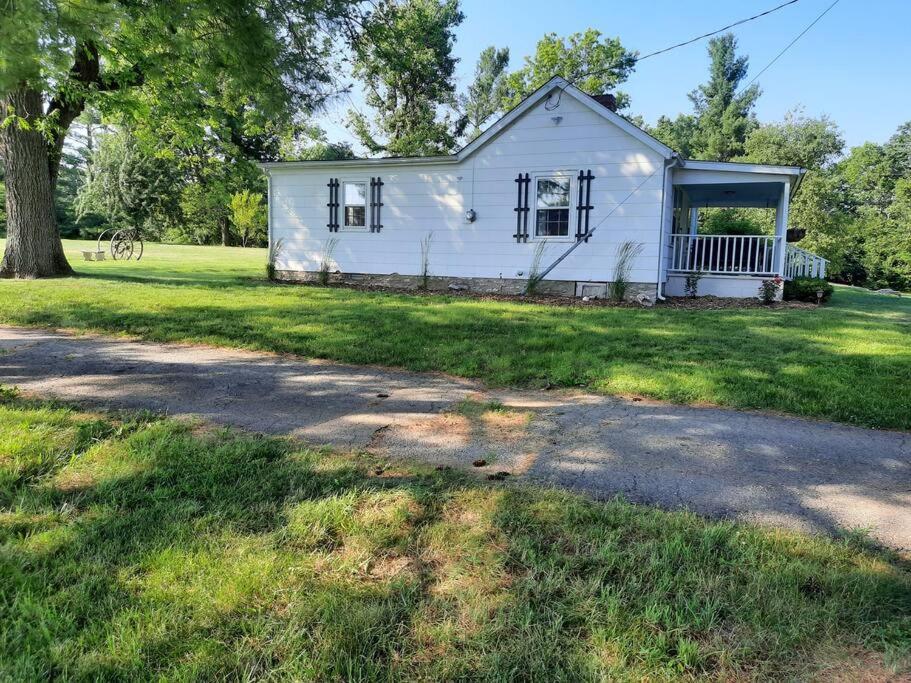 Charming Cottage On A City Farm! Lexington Exterior photo