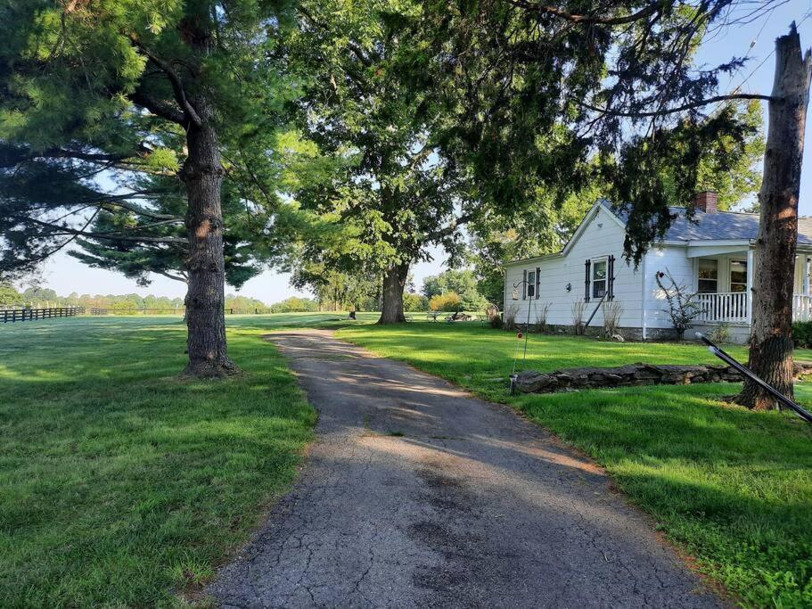 Charming Cottage On A City Farm! Lexington Exterior photo