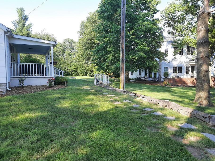 Charming Cottage On A City Farm! Lexington Exterior photo